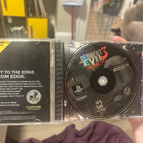 Resident Evil 3 PS1 - Picture 2 of 3